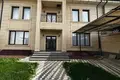 Uy 8 xonalar 300 m² Toshkentda