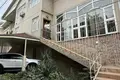 Uy 12 xonalar 900 m² Toshkentda