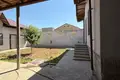 Uy  in Konimex tumani
