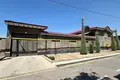 Uy 8 xonalar 350 m² Toshkentda