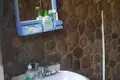 Дом  Уртасарай, Узбекистан