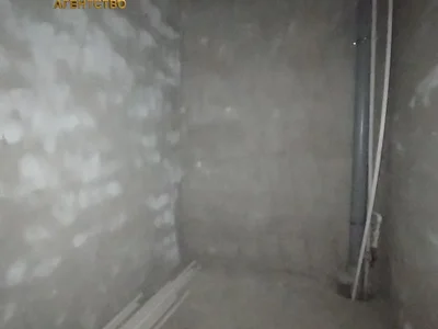 Многоквартирный жилой дом Коробка на первом этаже 42м2 +42м2 подвал можно под дуплекс