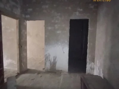 Многоквартирный жилой дом Коробка на первом этаже 42м2 +42м2 подвал можно под дуплекс